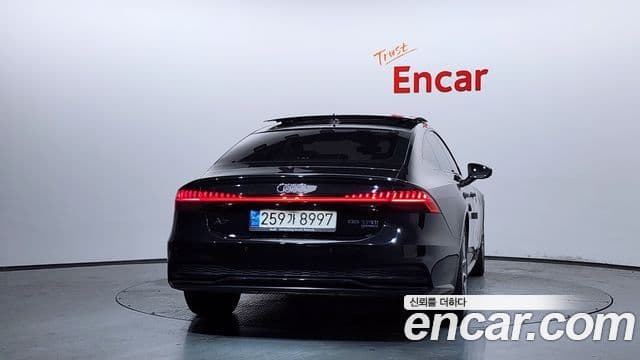 Audi A7 2021 — ფოტო 4/20
