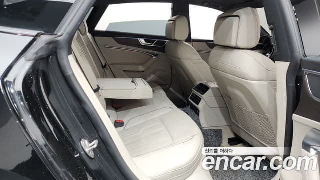 Audi A7 2021 — ფოტო 11/20