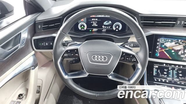 Audi A7 2021 — ფოტო 13/20