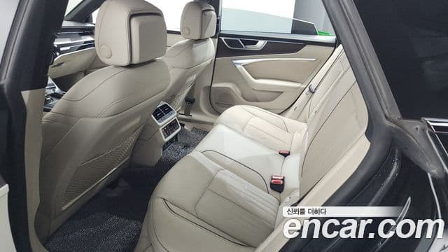 Audi A7 2021 — ფოტო 18/20