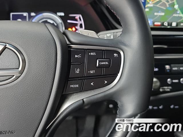 Lexus ES300h 2023 — Şəkil 14/20