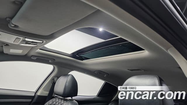 Kia Stinger 2021 — ფოტო 19/20