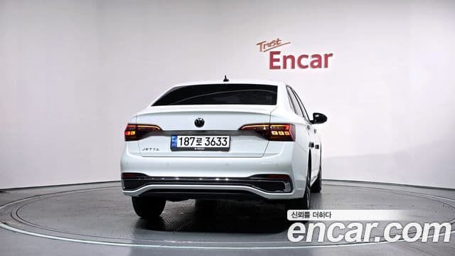 Volkswagen Jetta 2023 — Photo 4/20