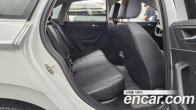 Volkswagen Jetta 2023 — Photo 12/20