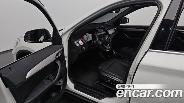 BMW X1 2020 — Şəkil 10/20