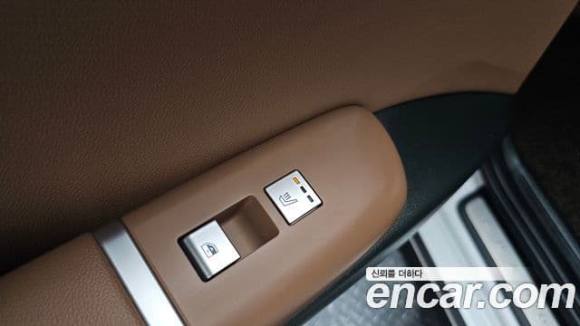 Hyundai Grandeur 2023 — ფოტო 17/20