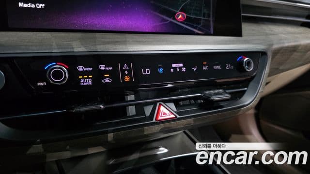Kia K8 2021 — ფოტო 16/20