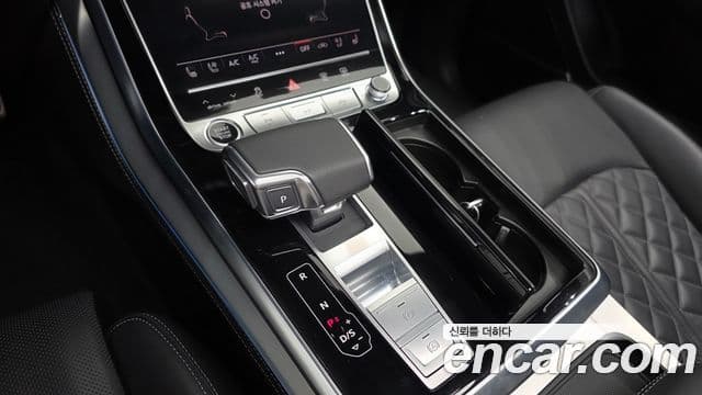 Audi Q8 2023 — ფოტო 13/20