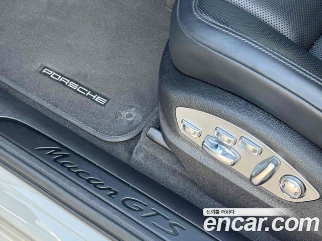 Porsche Macan 2022 — Şəkil 10/20