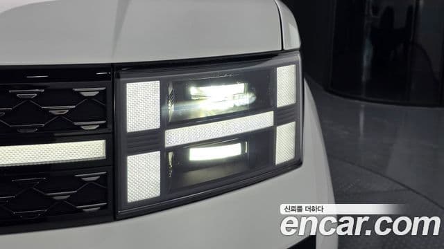Hyundai Santa Fe 2023 — Photo 35/36