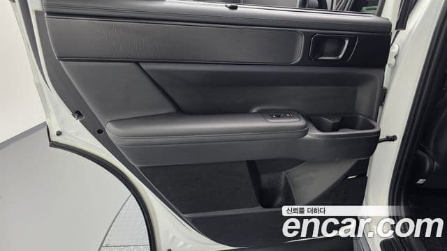 Hyundai Santa Fe 2023 — Photo 19/36