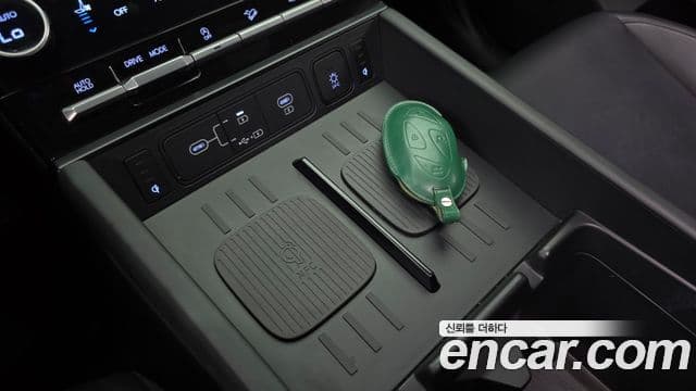 Hyundai Santa Fe 2023 — Photo 27/36