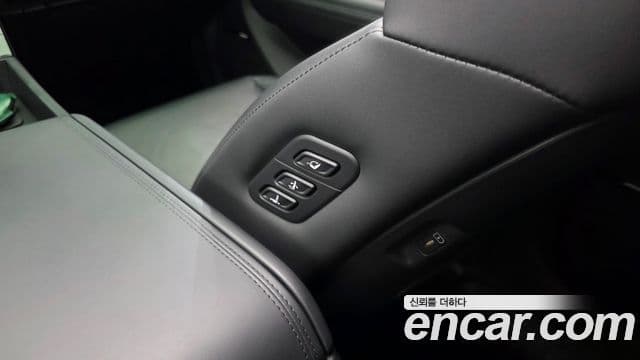 Hyundai Santa Fe 2023 — Photo 11/36