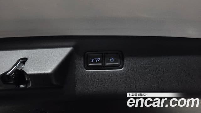 Hyundai Santa Fe 2023 — Photo 17/36