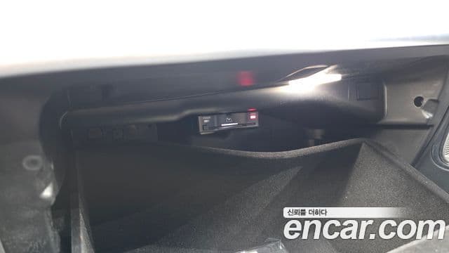 Mercedes-Benz GLC-Class 2024 — Photo 26/32