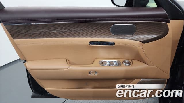 Genesis G90 2023 — Photo 33/38