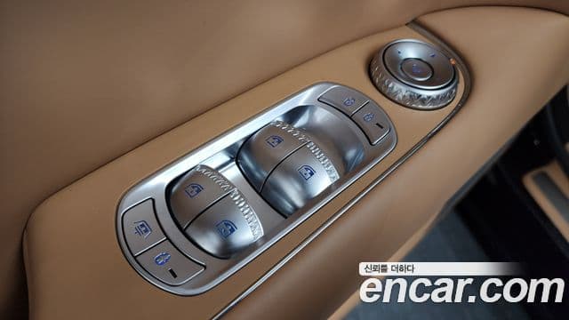Genesis G90 2023 — Photo 26/38