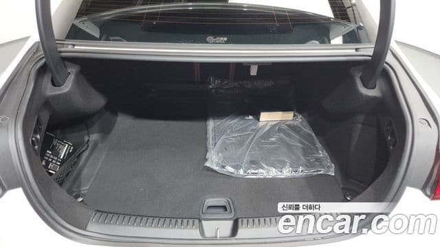 Mercedes-Benz E-Class 2024 — Фото 19/20
