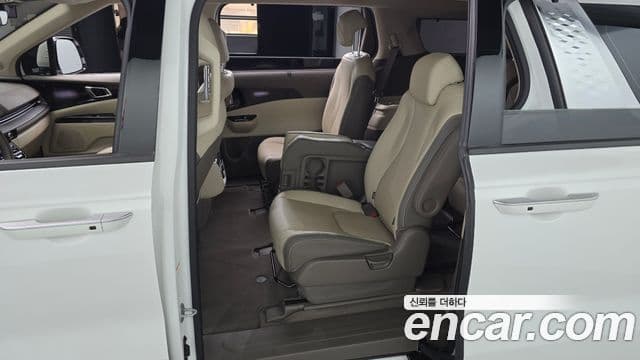 Kia Carnival 2021 — Фото 12/20