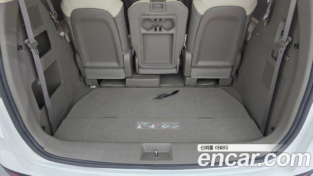 Kia Carnival 2021 — Фото 18/20