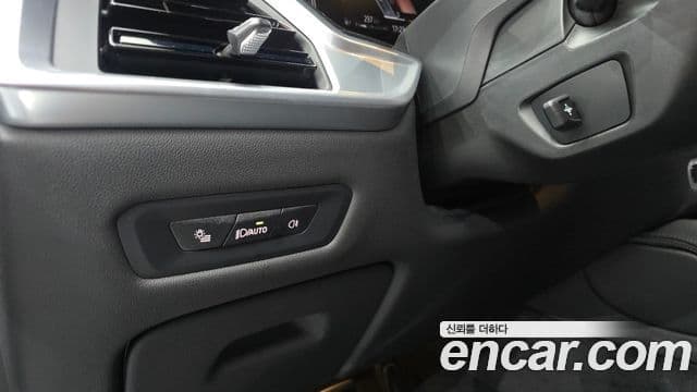 BMW X6 2025 — Photo 22/34