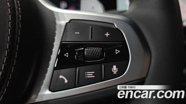 BMW X6 2025 — Photo 24/34