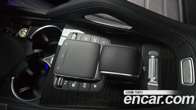 Mercedes-Benz GLE-Class 2021 — Şəkil 18/20