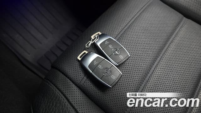 Mercedes-Benz GLE-Class 2021 — Şəkil 19/20