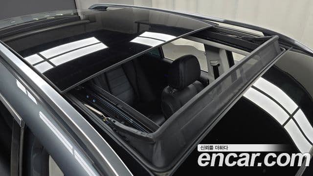 Mercedes-Benz GLE-Class 2021 — Photo 17/32