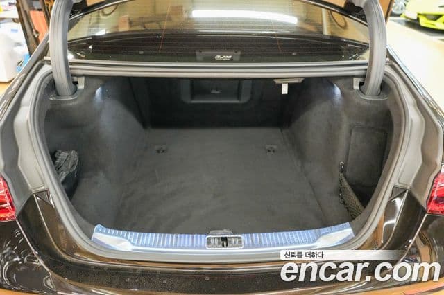 Mercedes-Benz S-Class 2021 — ფოტო 13/20