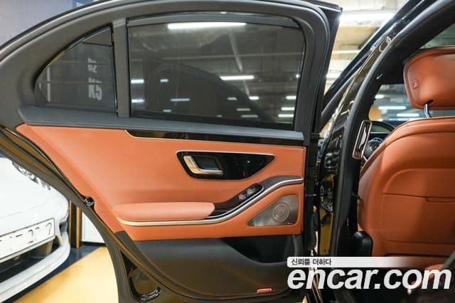 Mercedes-Benz S-Class 2021 — ფოტო 19/20