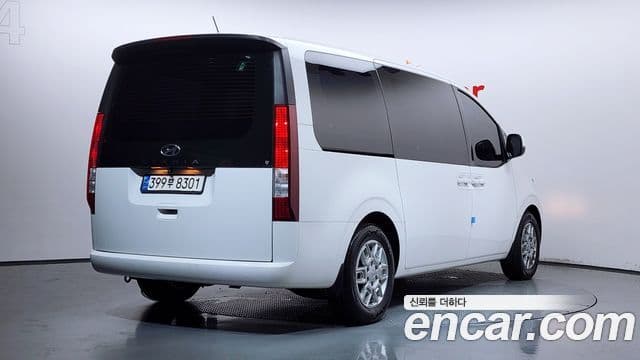 Hyundai Staria 2022 — ფოტო 2/20