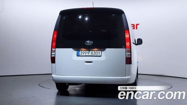 Hyundai Staria 2022 — ფოტო 4/20