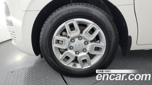 Hyundai Staria 2022 — ფოტო 5/20