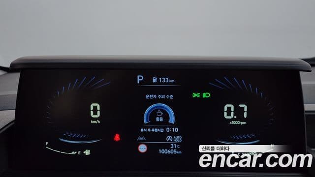 Hyundai Staria 2022 — ფოტო 8/20