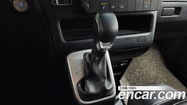 Hyundai Staria 2022 — ფოტო 9/20