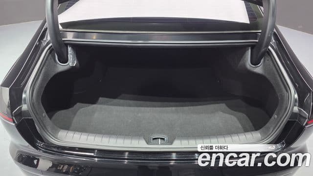 Hyundai Grandeur 2022 — Фото 17/20