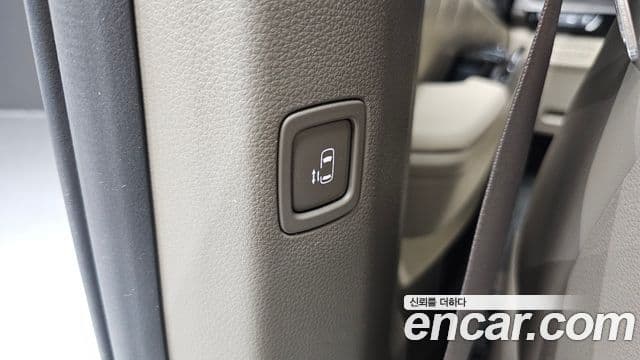 Kia Carnival 2022 — Фото 19/20