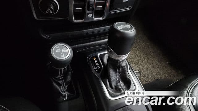 Jeep Wrangler 2019 — Фото 9/20