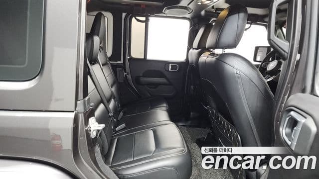 Jeep Wrangler 2019 — Фото 11/20