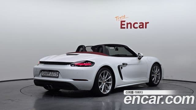Porsche 718 Boxster 2018 — Фото 2/20