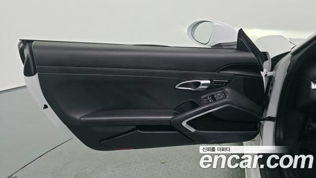 Porsche 718 Boxster 2018 — Şəkil 22/31