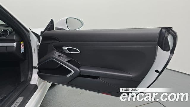 Porsche 718 Boxster 2018 — Şəkil 29/31