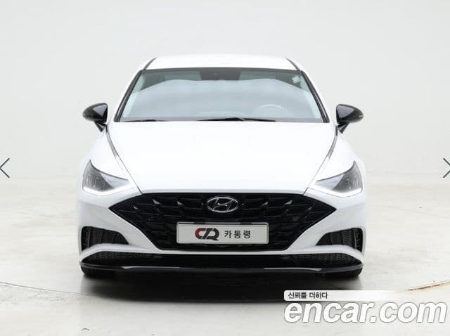 Hyundai Sonata 2022 — ფოტო 1/3