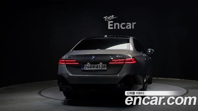 BMW 5 Series 2025 — ფოტო 4/20