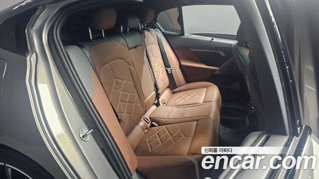 BMW 5 Series 2025 — ფოტო 11/20