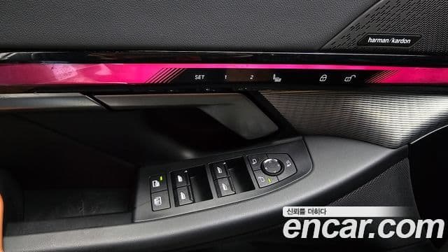 BMW 5 Series 2025 — Photo 7/33