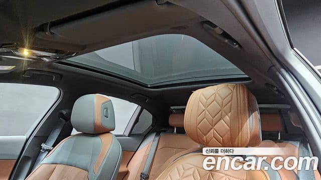 BMW 5 Series 2025 — Photo 24/33
