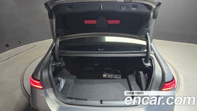 BMW 5 Series 2025 — Photo 18/33