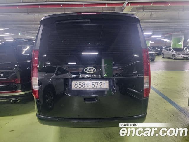 Hyundai Staria 2023 — Фото 4/20